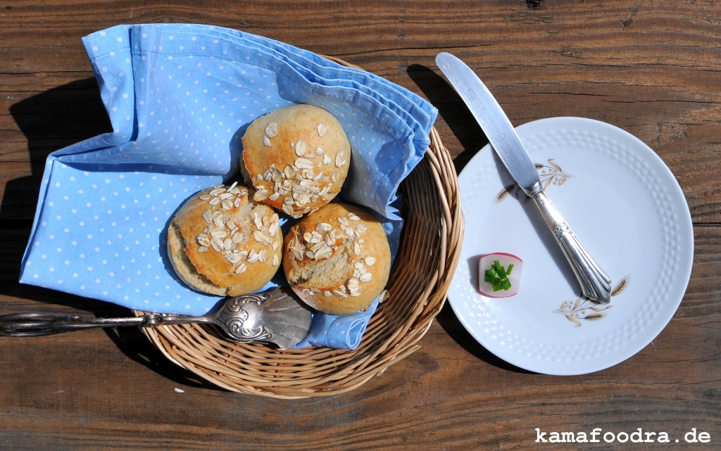Sonntagsfrühstück: Haferflockenbrötchen | Kamafoodra