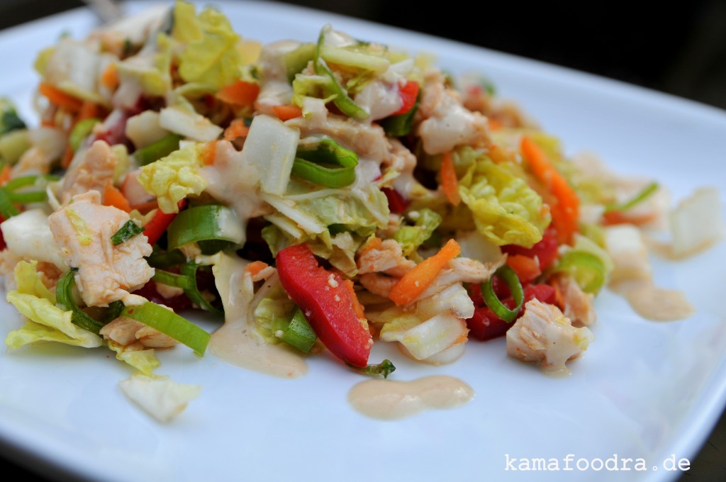Thai Style Chicken Salad mit geröstetem Reis – fatikika